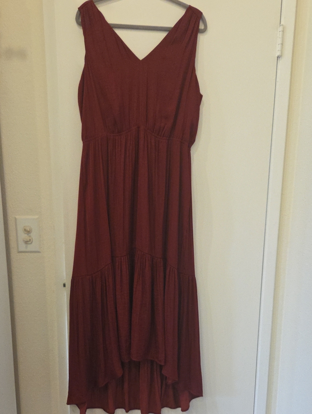 Banana Republic Sleeveless High-Low Maxi Dress in Burgundy